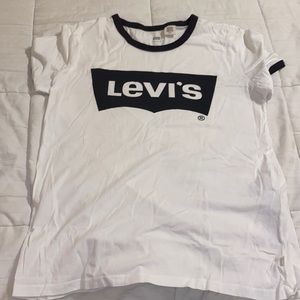 Levi’s graphic tee size small